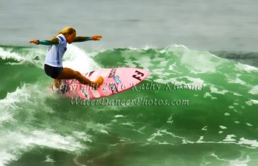 Surfer Girl Off the lip